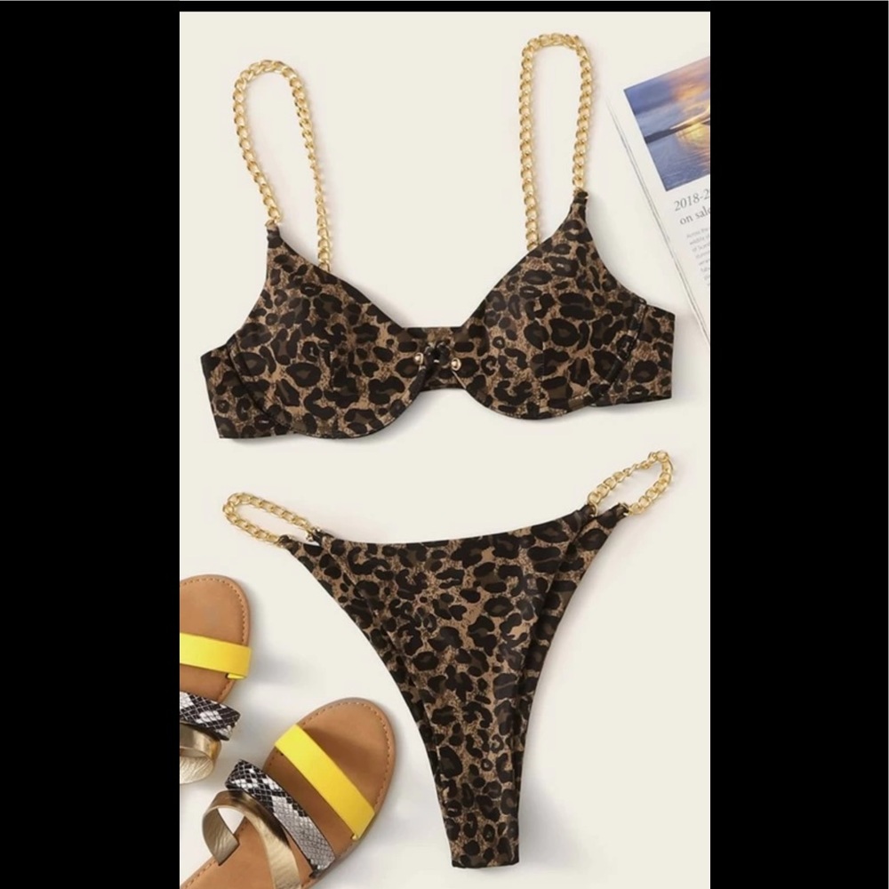 Gorgeous leopard bikini👙 very cheeky! Gold chain straps Size Small NWOT Sexy